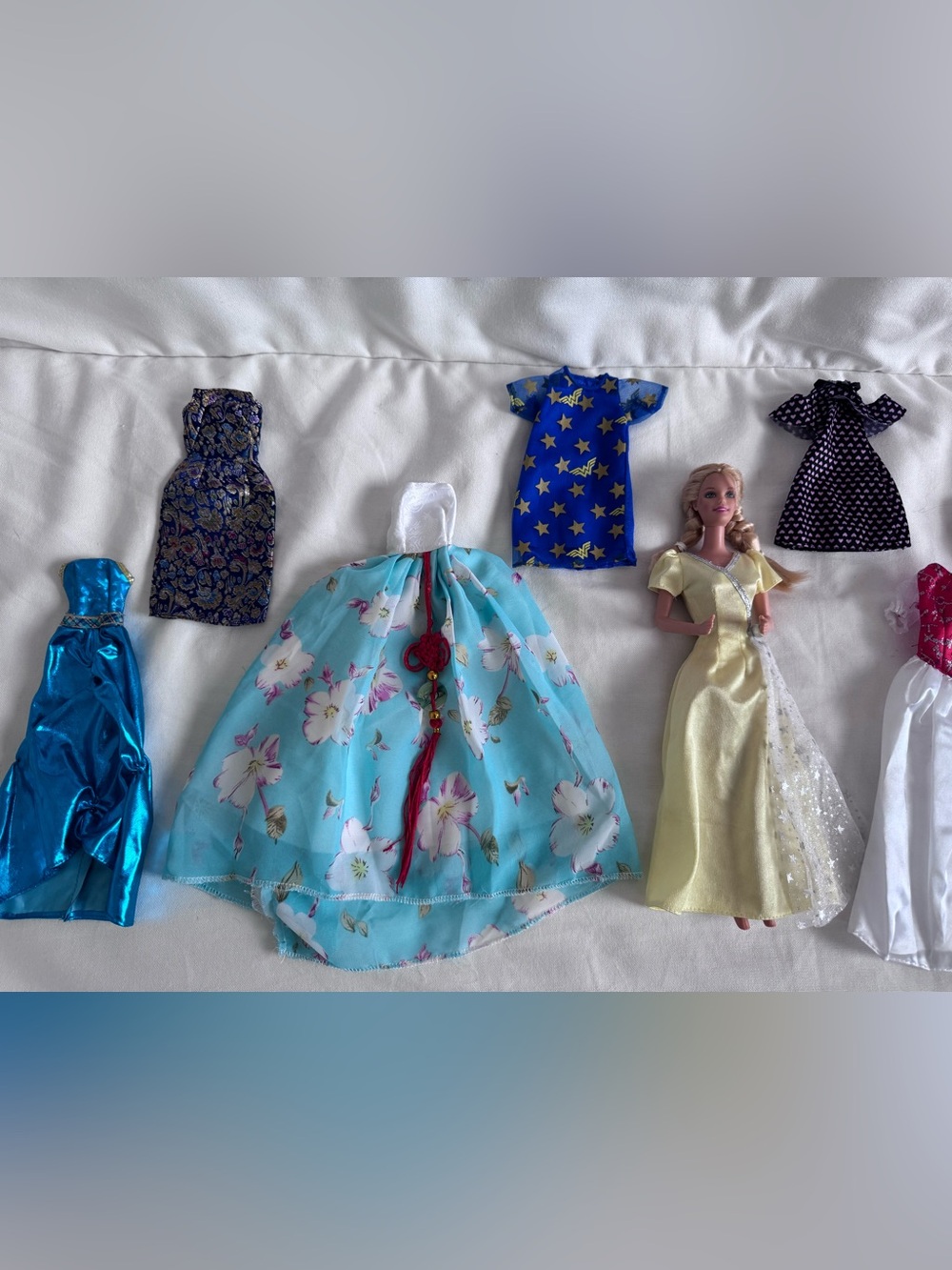 Barbie Doll Clothes Lot Dresses Shoes Accessories Fashion Wardrobe Bundle 20+pc - Picture 3 of 11